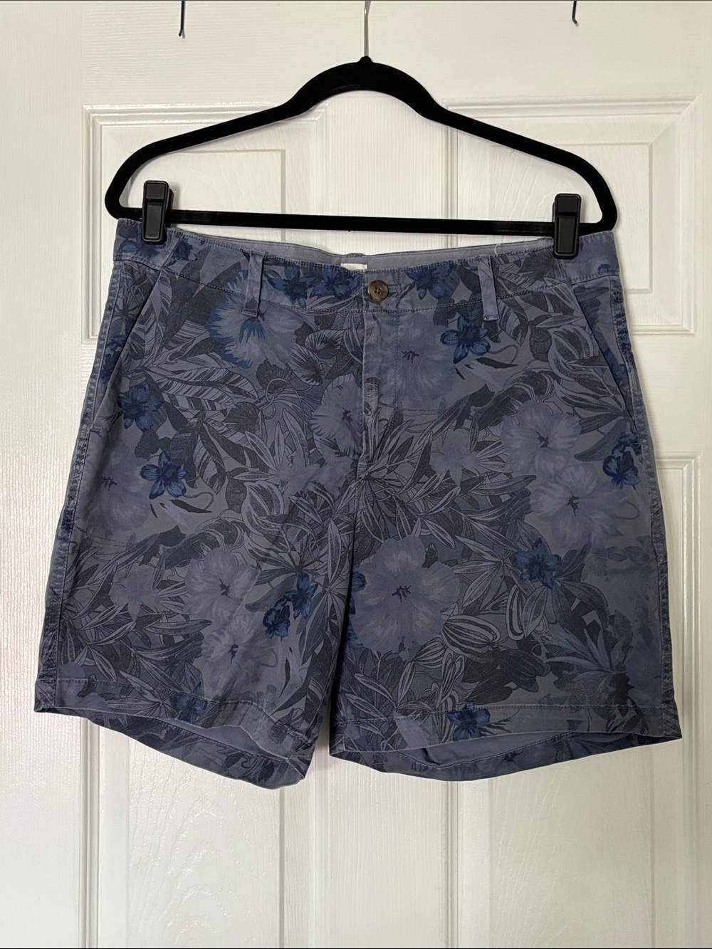 GAP Women's Girlfriend Shorts Blue Floral